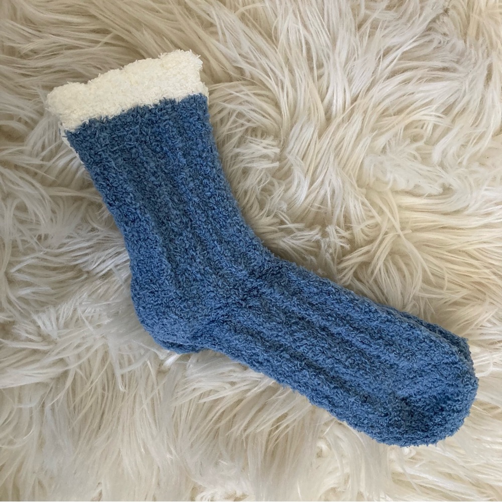 115- Plush Two Color Crew Socks